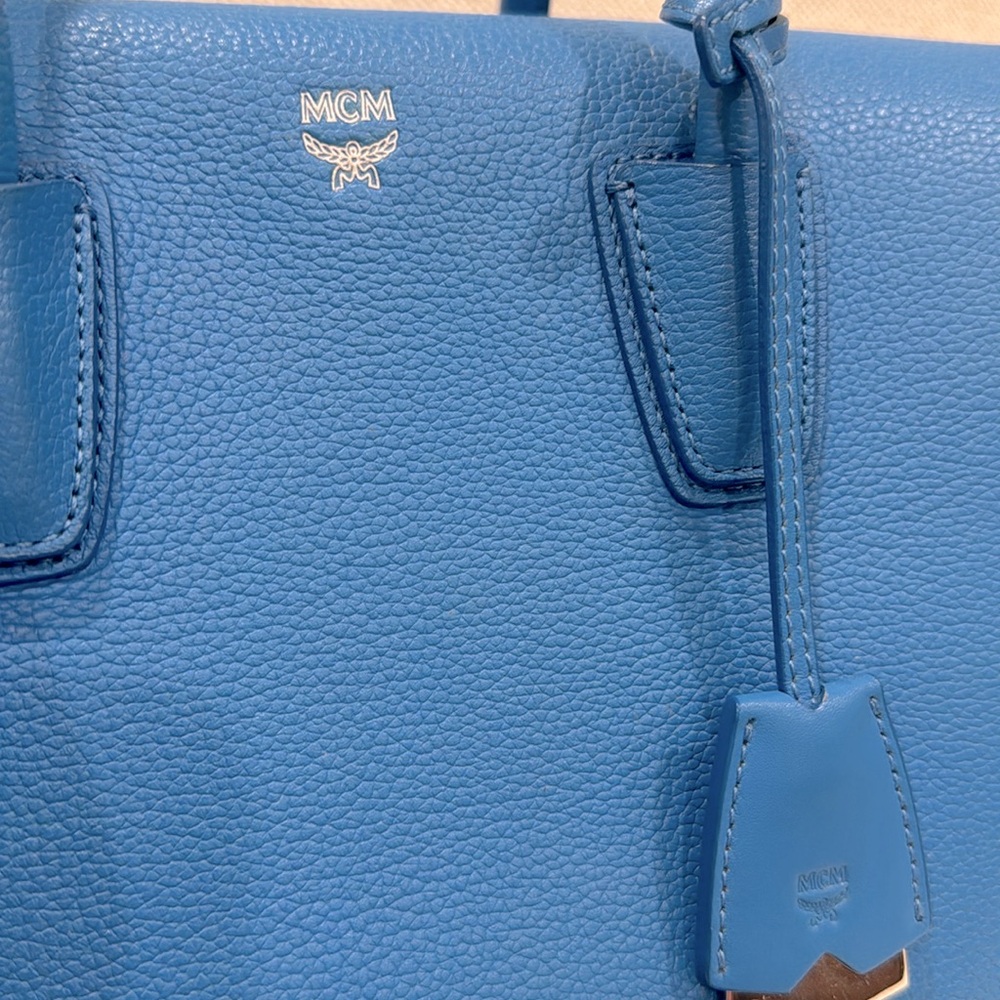 MCM Milla Tote - Picture 3 of 12